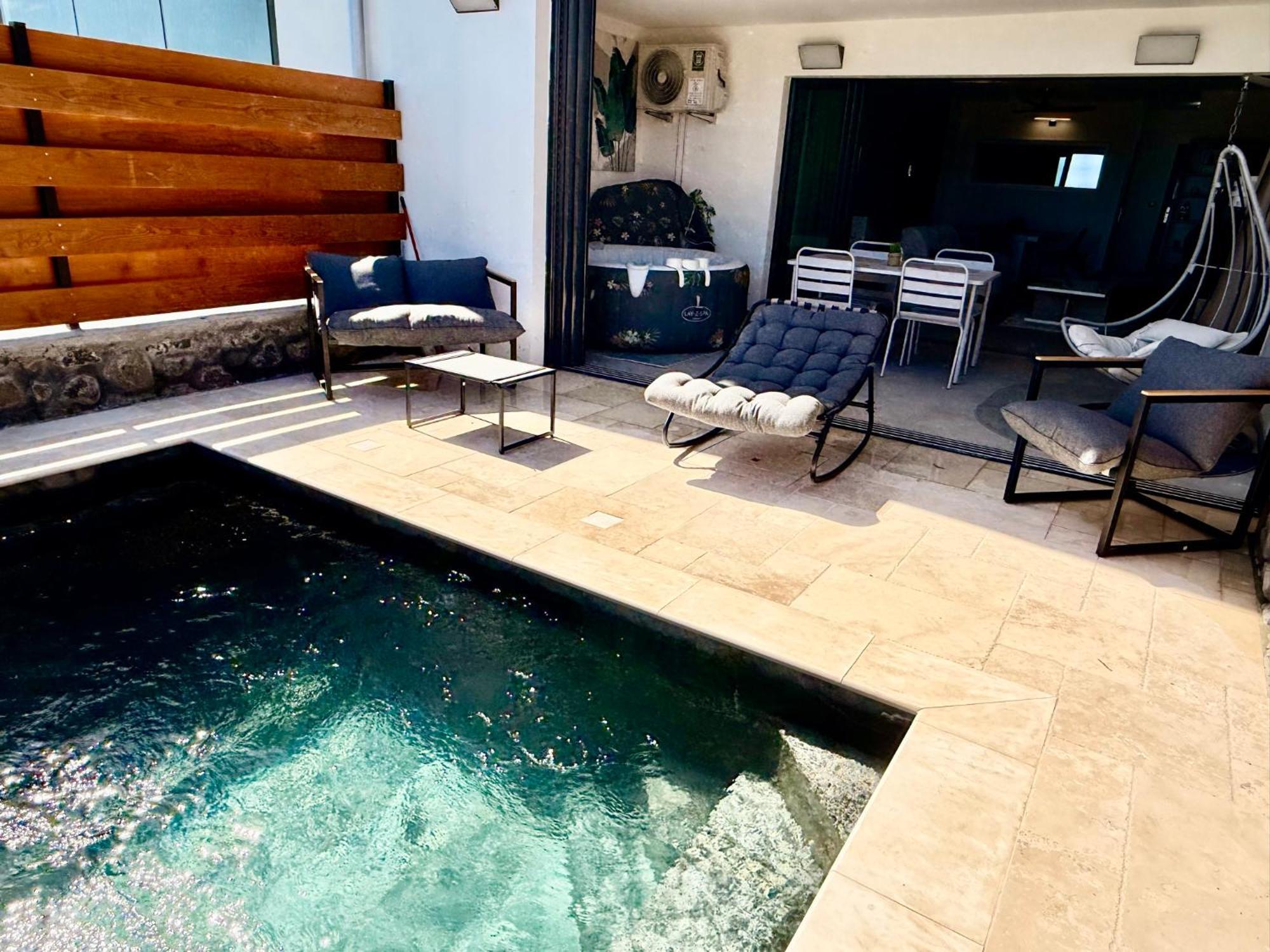 Le Reve Bleu Grand Anse Apartment Petite-Ile Exterior photo